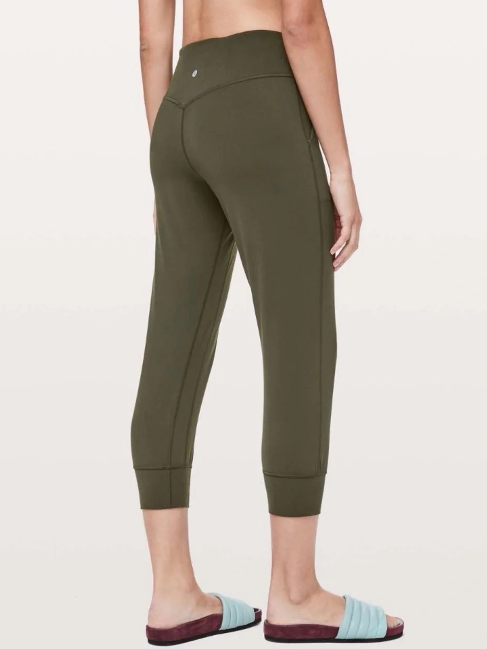 Lululemon Align Jogger Crop in Dark Olive Capri Length Buttery Soft Yoga Active